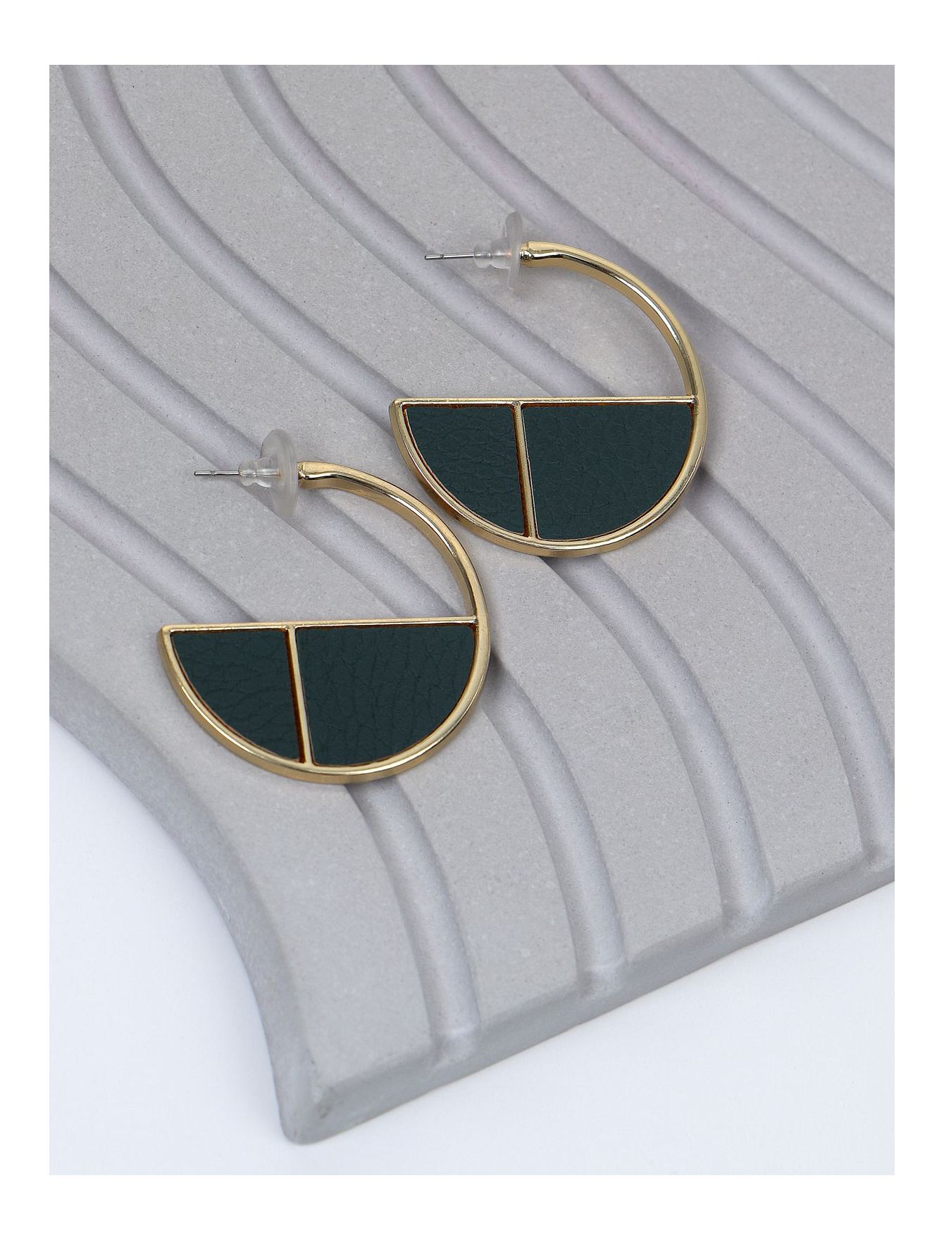 گوشواره مینیمال تیتانیوم