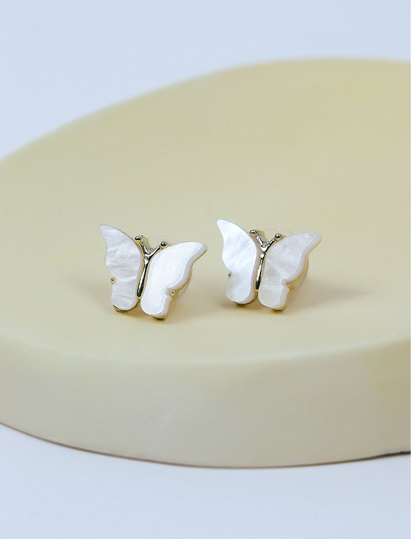 گوشواره زنانه پروانه‌ای فانتزی