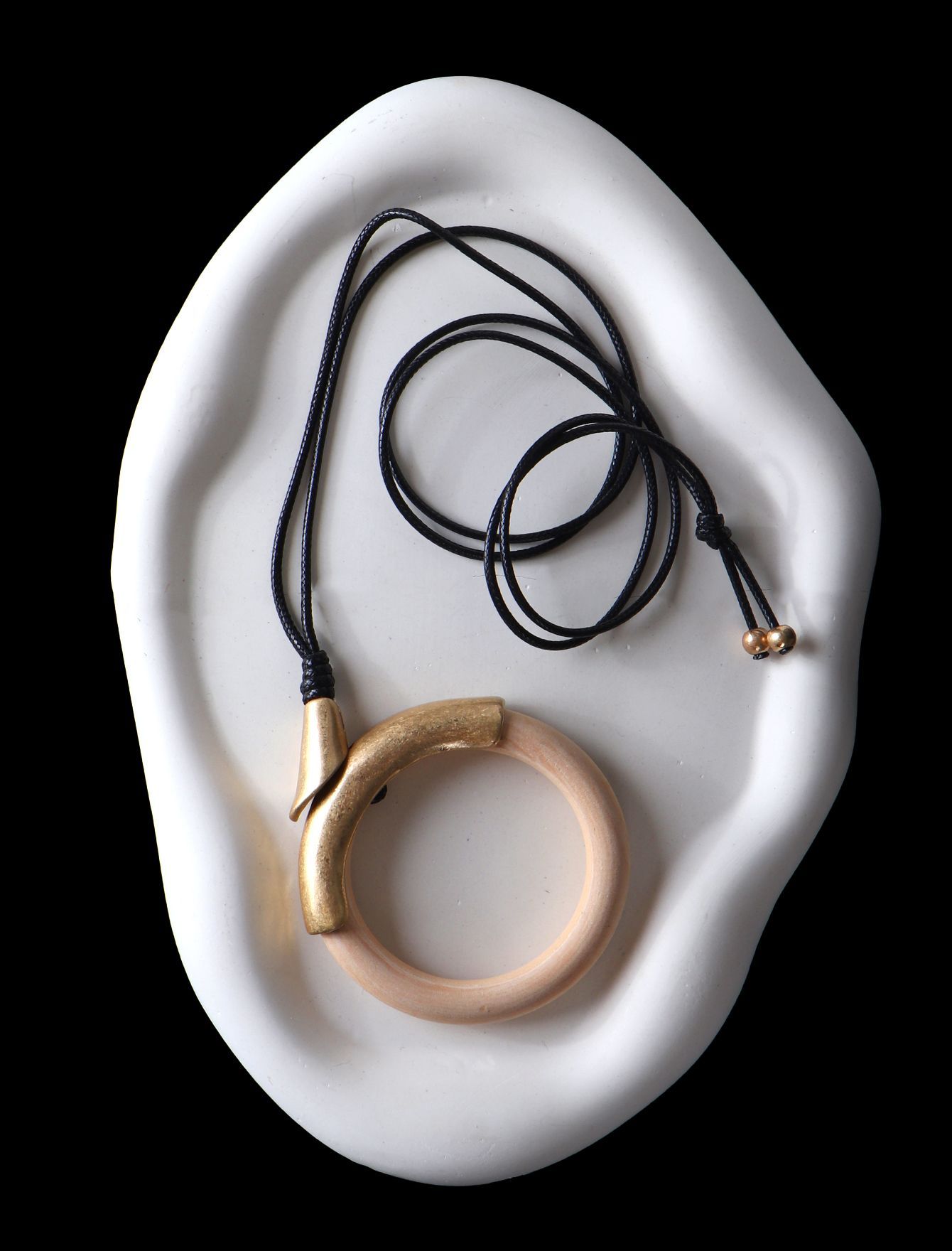 رومانتویی حلقه ای چوبی