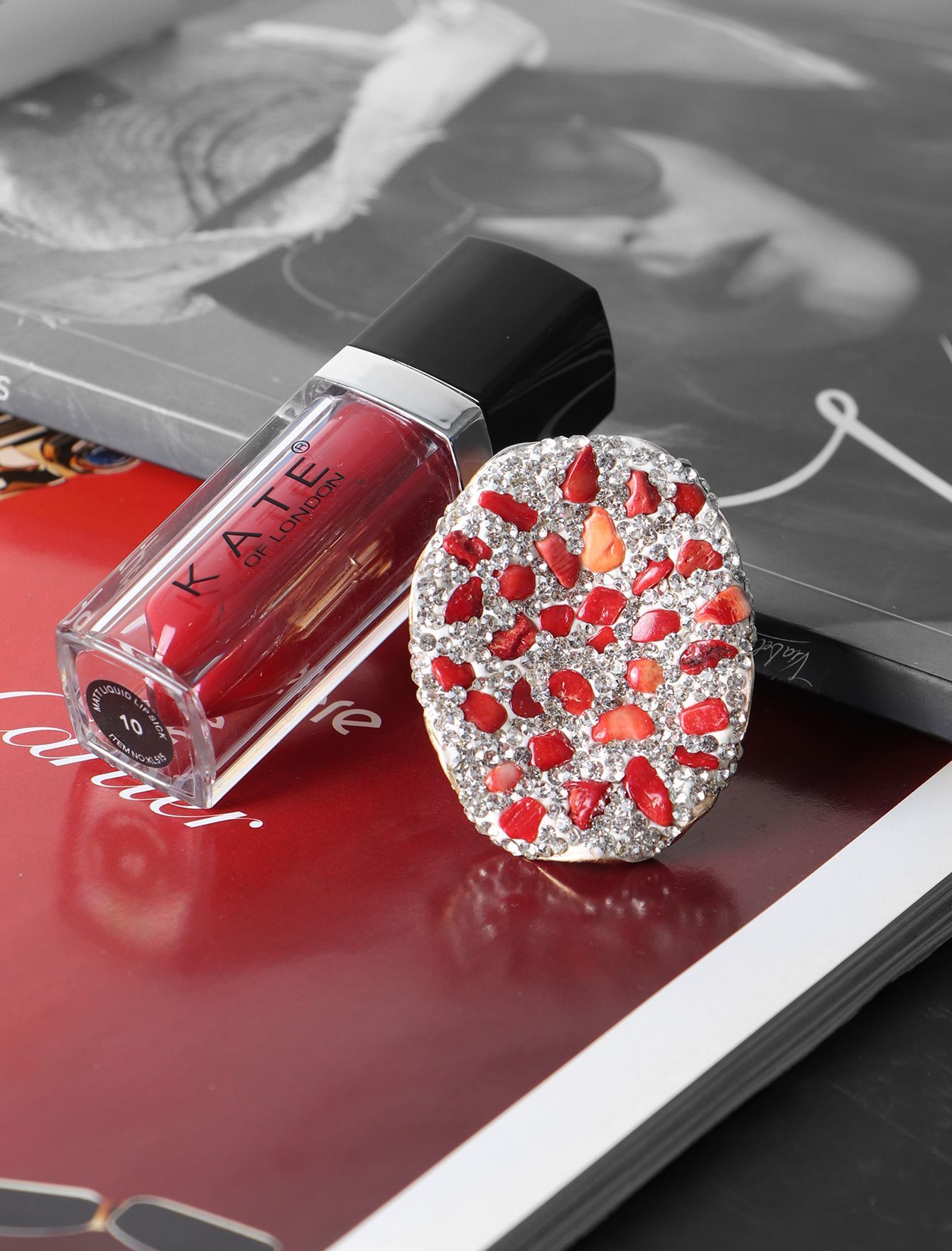 انگشتر زنانه نگین‌ دار طرح انار