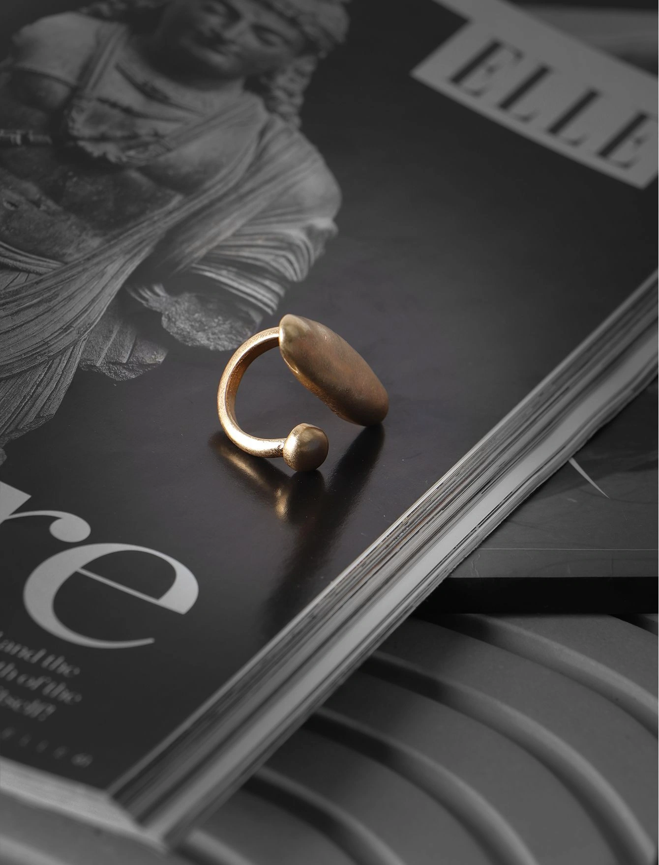 انگشتر زنانه برنجی مدل منحنی 183