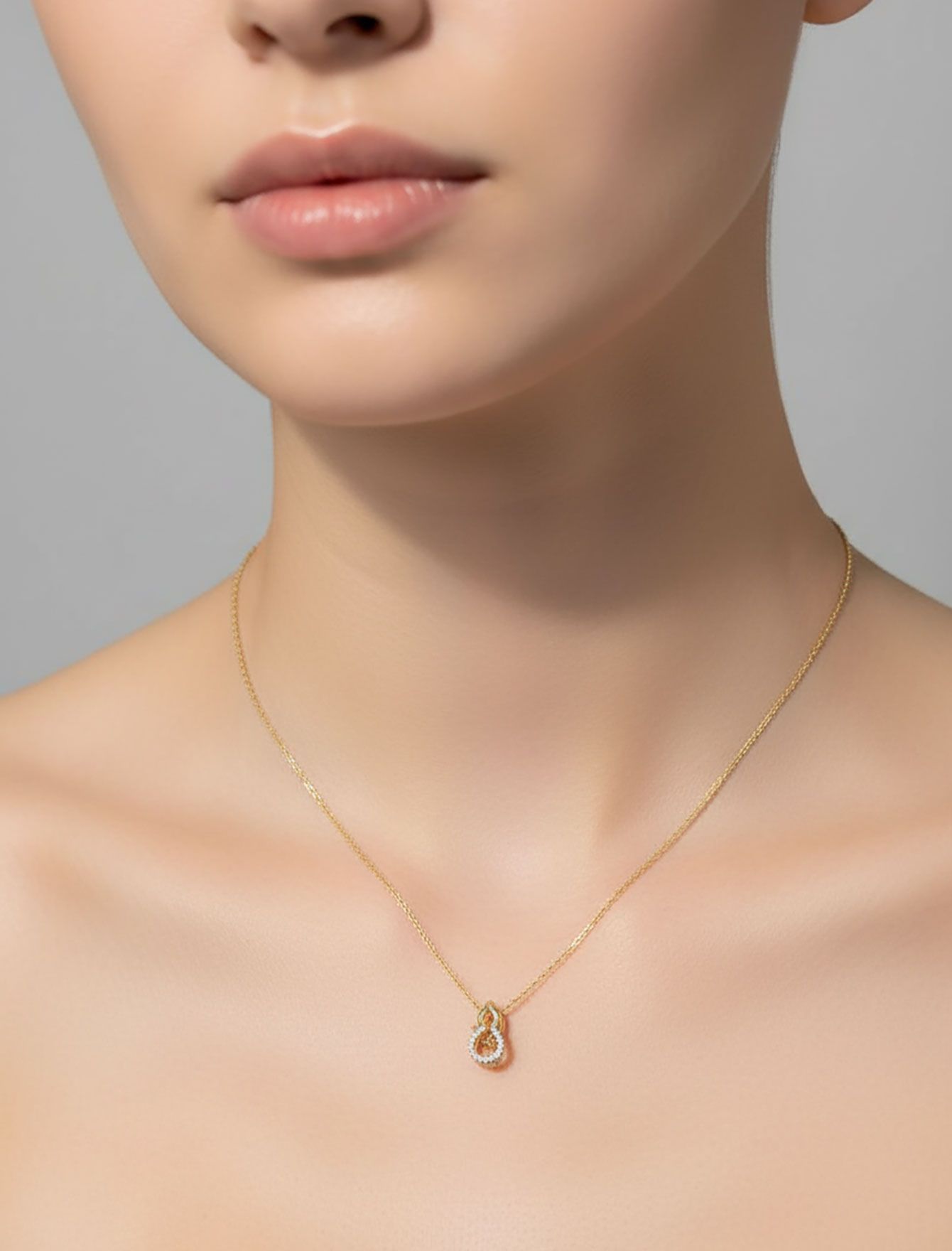 گردنبند قلبی نگین‌دار زنانه لوفی