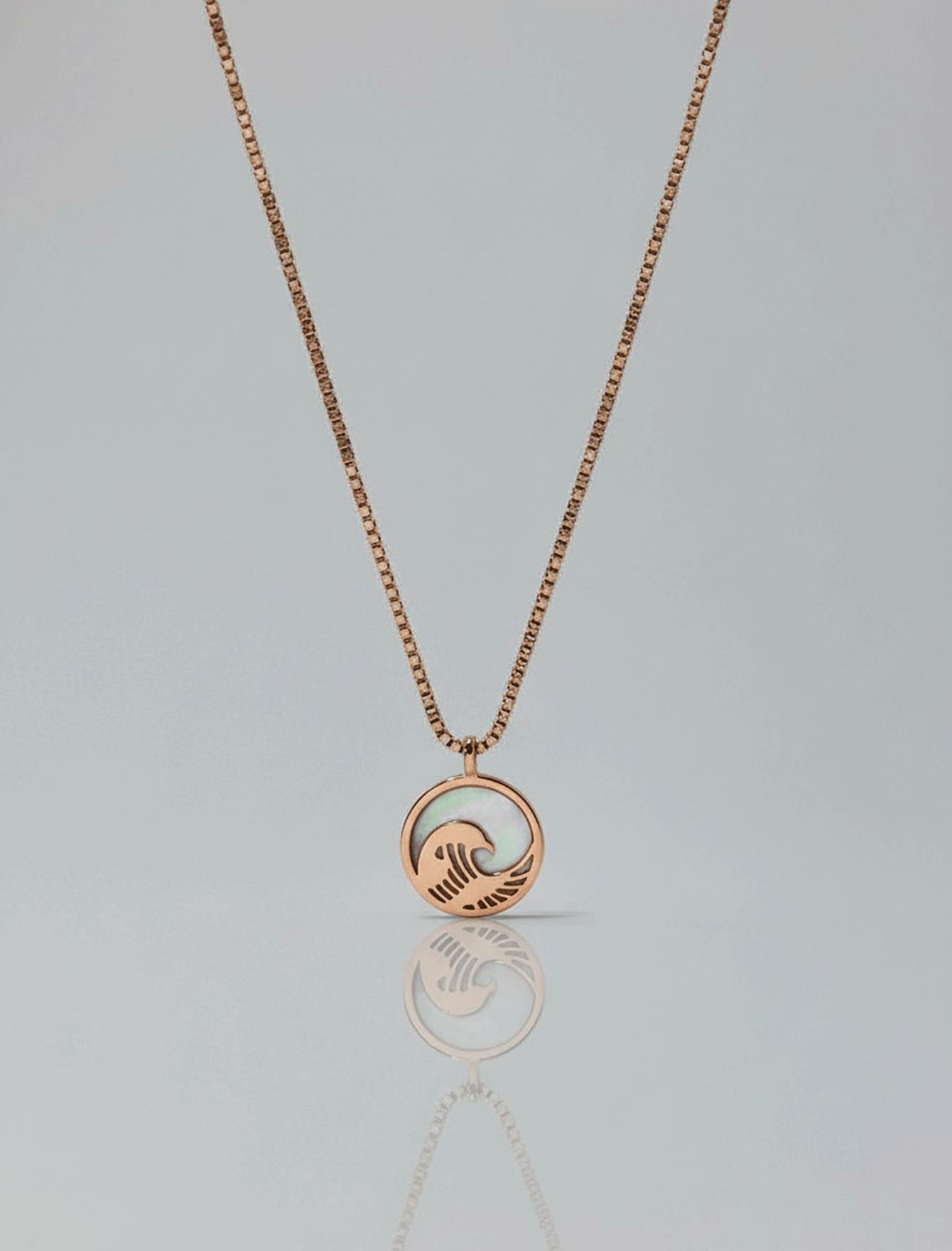 گردنبند صدفی موج رزگلد لوفی