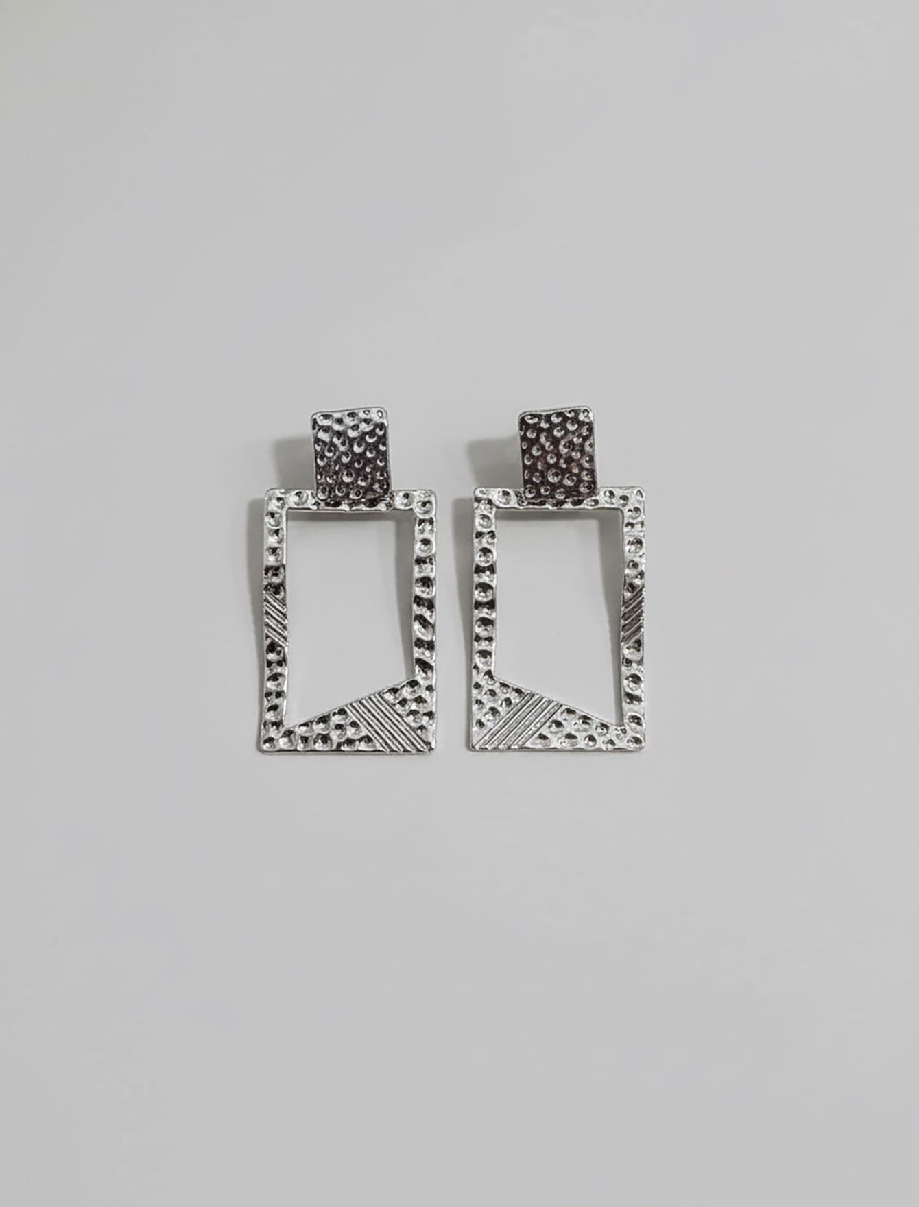 گوشواره تیتانیومی برجسته N942