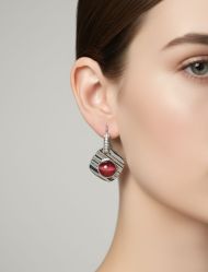 گوشواره آویز زنانه نگین‌دار طرح هندسی