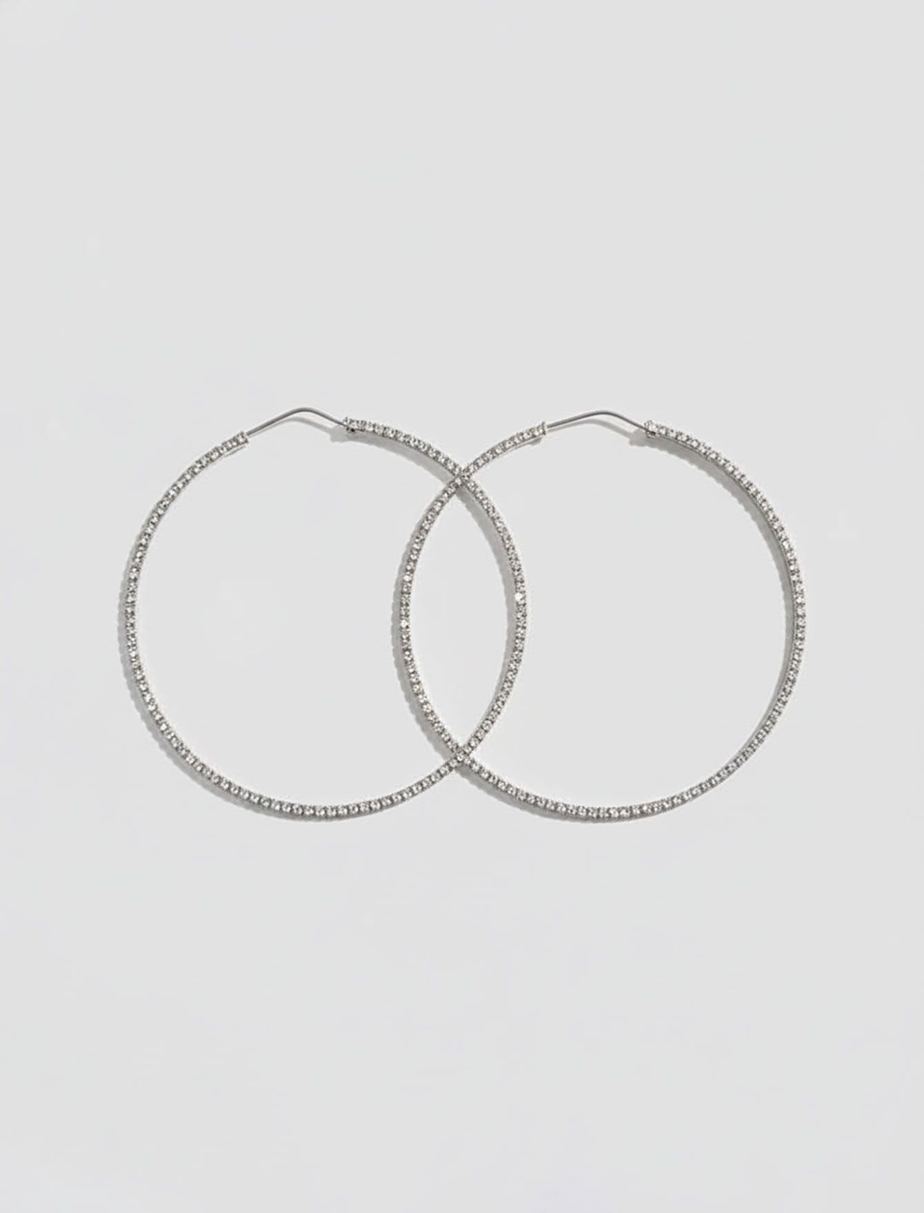 گوشواره حلقه‌ای نگین‌دار زنانه مینیمال