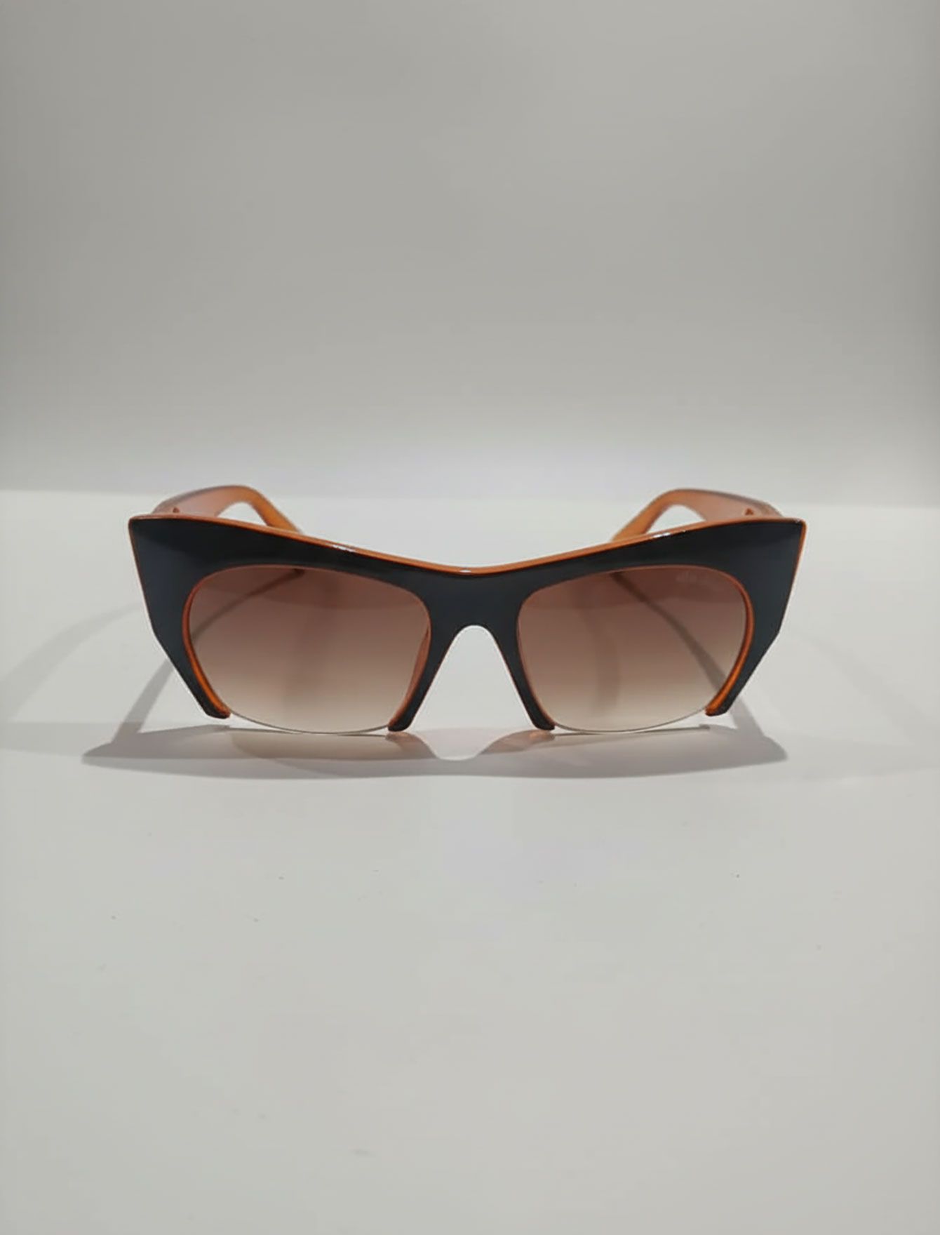 عینک آفتابی زنانه مشکی مدرن