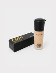 کرم پودر MAC مناسب آرایش حرفه‌ای پوست