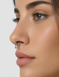 پیرسینگ بینی مدل سپتوم کلیپسی تیتانیوم رنگ نقره‌ای