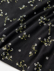 تاپ زنانه طرح گلدار زمینه مشکی